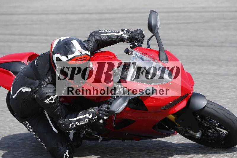 /27 12.06.2025 Ducati Schweiz Trackday Warmup  ADR/gruen-vert/ohne